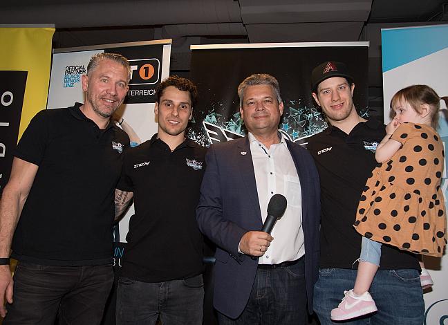 Manager Christian Perthaler (EHC Liwest Black Wings Linz), Präsident Ing. Peter Freunschlag (EHC Liwest Black Wings Linz), Fabio Hofer (EHC Liwest Black Wings Linz), Kevin Moderer (EHC Liwest Black Wings Linz) EHC Liwest Black Wings Linz  
Manager Ch