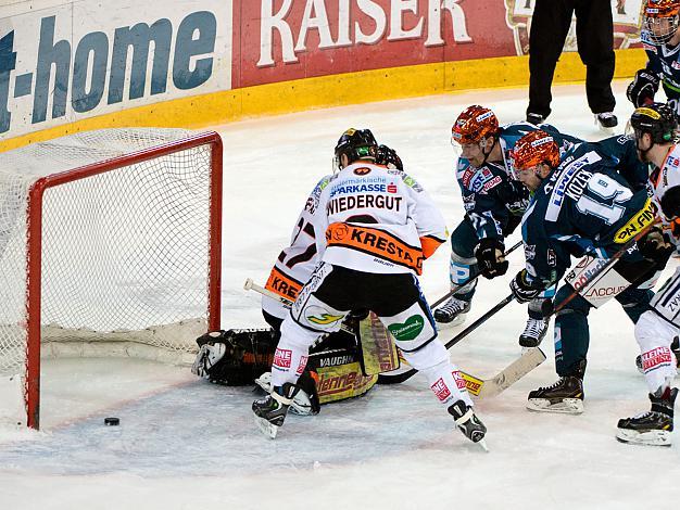 Andrew Kozek, Linz vor Sebastian Stefaniszin, Graz, r EHC Liwest Black Wings Linz vs MOSER MEDICAL GRAZ99ers