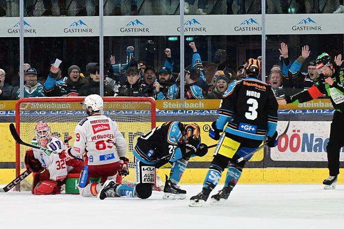 Shawn St.Amant (Steinbach Black Wings Linz) trifft zum Sieg in der Overtime, Win2Day ICE Hockey League,  Steinbach Black Wings Linz vs EC KAC,  Linz AG Eisarena 