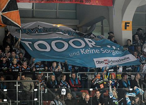 Im Bild Fans Liwest Black Wings Linz,
