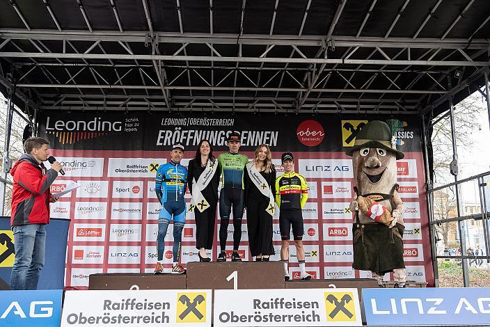 Das Podest v.l. 2. Platz Riccardo Zoidl (AUT, Team Felbermayr Simplon Wels), SiegerRiccardo Verza (ITA, Hrinkow Advarics), 3. Platz Antoine Berlin (MCO, Team Vorarlberg), Herren Elite, U23, Radliga, 62. Radsaison-Eröffnungsrennen Leonding, Oberösterreich 