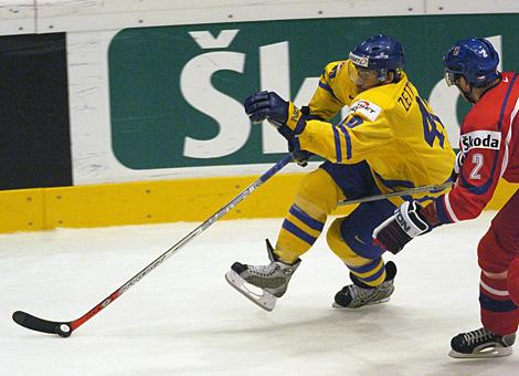 Henrik Zetterberg Stuermer Team Sweden, gehakt von jiri Fisher, Team TCH.