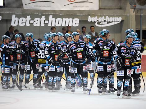 Das Team der Liwest Black Wings Linz, EHC Liwest Black Wings Linz vs EC KAC