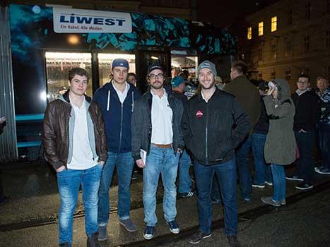 Die Spieler v.l. Florian Janny, Niklas Mayrhauser, Sebastien Piche und Marc-Andre Dorion,  Liwest Black Wings Linz Strassenbahn.