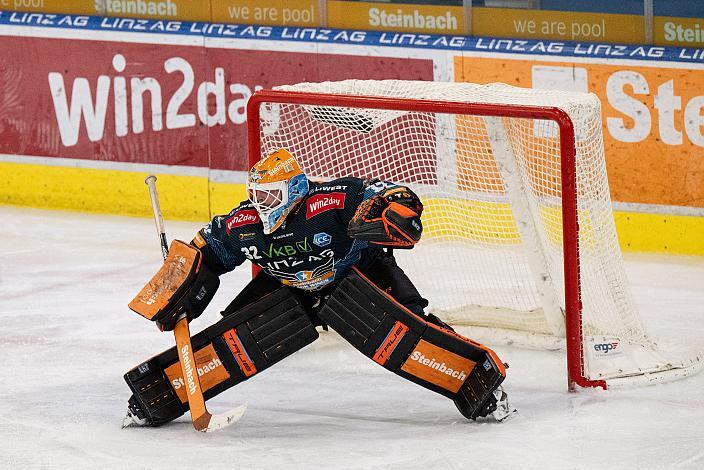 Tormann Rasmus Tirronen (Steinbach Black Wings Linz) Steinbach Black Wings Linz vs HC Pustertal Woelfe, ICE Eishockey Liga, Linz AG Eisarena