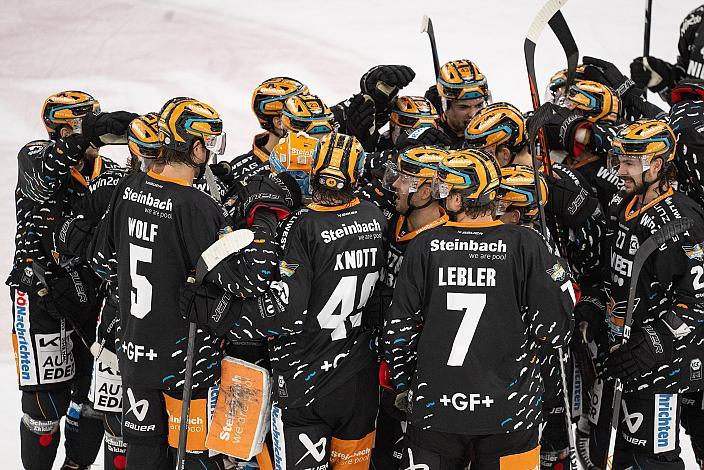 Die Steinbach Black Wings Linz feiern den Sieg über Laibach,  Steinbach Black Wings Linz vs HK SZ Olimpija, 22. Runde, Trikot Movember, ICE Hockey League, Steinbach Black Wings Linz, Linz AG Eisarena 