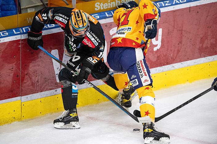 Brodi Stuart (Steinbach Black Wings Linz), Giovanni Vallati (Migross Supermercati Asiago Hockey 1935)  Steinbach Black Wings Linz vs  - Migross Supermercati Asiago Hockey 1935, Runde 37, ICE Hockey League, Steinbach Black Wings Linz, Linz AG Eisarena 