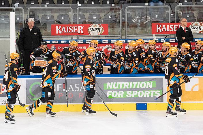 Andris Dzerins (Steinbach Black Wings Linz) feiert das Tor zum 2 zu 1, Steinbach Black Wings Linz vs HCB Südtirol Alperia, bet-at-home ICE Hockey League