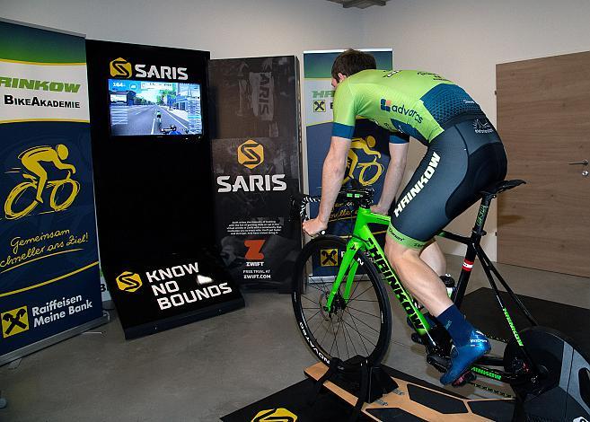 TIMON LODERER (GER, HRINKOW ADVARICS CYCLEANG) trainiert auf dem Saris Smarttrainer, Herren Elite, UCI Continental, Raiffeisen Hrinkow Bike Akademie