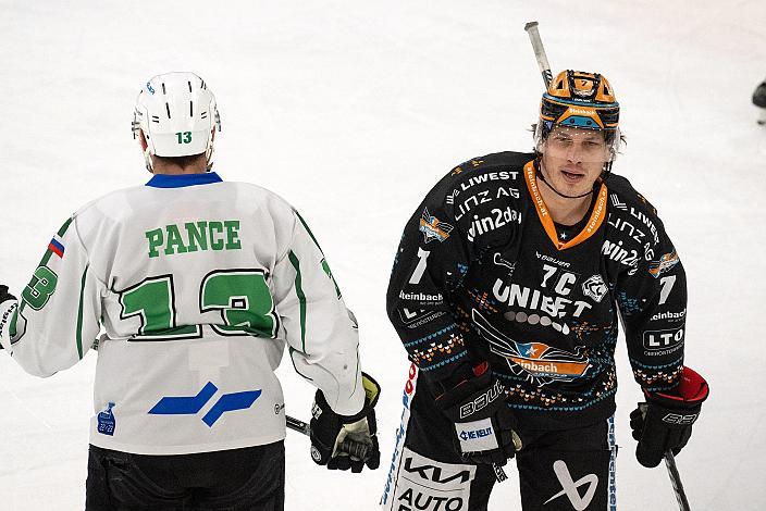 Ziga Pance (HK SZ Olimpija), Brian Lebler (Steinbach Black Wings Linz)  Steinbach Black Wings Linz vs HK SZ Olimpija, 30. Runde, Trikot Movember, ICE Hockey League, Steinbach Black Wings Linz, Linz AG Eisarena 