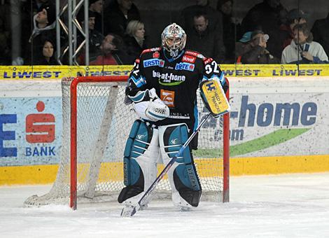 Alex Westlund, Tormann, Liwest Black Wings Linz