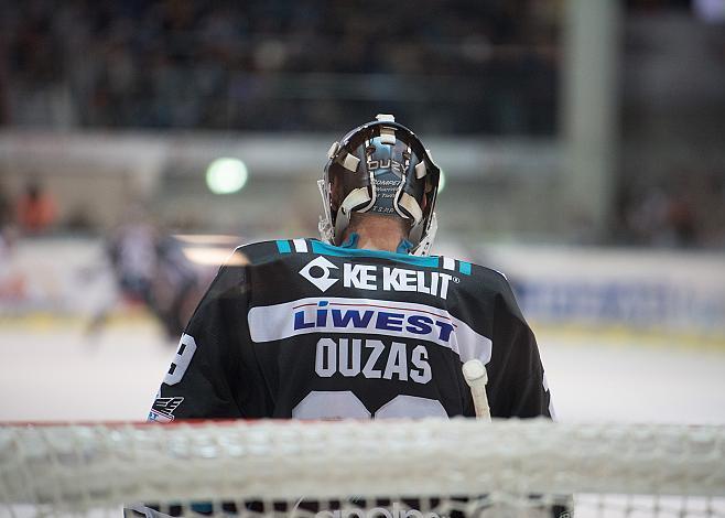 Tormann Michael Ouzas (EHC Liwest Black Wings Linz) EHC Liwest Black Wings Linz vs EC Red Bull  Salzburg 2. Semifinale