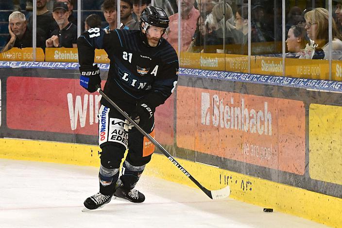 Sean Collins (Steinbach Black Wings Linz),  Steinbach Black Wings Linz vs Bili Tygri Liberec (CZE) , Linz AG Eisarena 