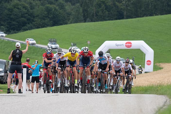 Im Gelben Trikot des Gesamtführenden Alec Segaert (BEL, Gaverzicht Be - Okay), im Feld 46. Int. Keine Sorgen,  Junioren Rundfahrt UCI Kat. MJ 2.1, 2. Etappe Rohrbach - Rohrbach