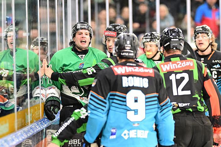 Blaz Gregorc (HK Olimpija Ljubljana), Emilio Romig (Steinbach Black Wings Linz), 49. Runde ICE, Steinbach Black Wings Linz vs Olimpija Ljubljana, Linz AG Eisarena 