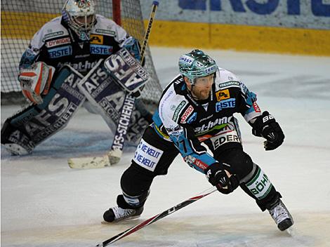 Jan-Axel Alavaara, Linz, EHC Liwest Black Wings Linz vs. HDD Tilia Olimpija Ljubljana, 3. Semifinale