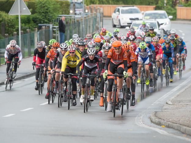 Der Fuehrende in der Tschibo Top Radliga, Jan Tratnik, Slo, Amplatz - BMC im Hauptfeld des Rennens