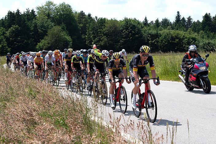 Mit Mario Spengler (SUI, Team Lotto Kern Haus) das Team Lotto Kern Haus, GER  an der Spitze der Gruppe, 1. Etappe Wels - Maria Schmolln, Int. Raiffeisen Oberösterreich Rundfahrt UCI Kat. 2.2
