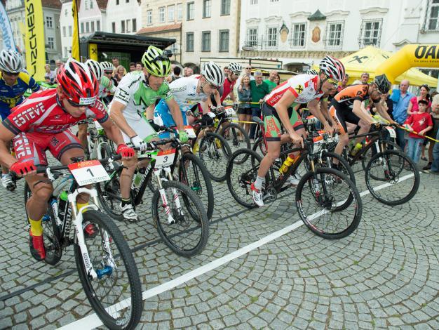 Der Start in Steyr zum Eliterennen, 