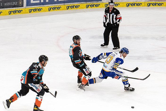 v.l. Andrew Kozek (Black Wings 1992), Will Pelletier (Black Wings 1992), Chris Collins (EC GRAND Immo VSV), Black Wings Linz vs EC VSV, Eishockey, Bet at Home ICE Hockey League