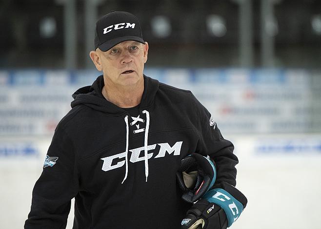 Head-Coach Tom Rowe (EHC Liwest Black Wings Linz) , Trainingsstart der EHC Liwest Black Wings  EHC Liwest Black Wings Linz