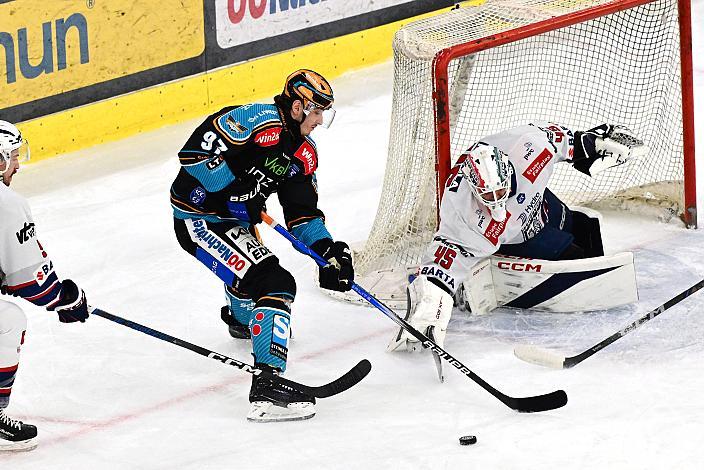  Luka Maver (Steinbach Black Wings Linz) vot Tormann Rasmus Reijola (Hydro Fehervar AV 19), Win2Day ICE Hockey League,  Steinbach Black Wings Linz vs Tiwag Innsbruck - Hydro Fehervar AV 19