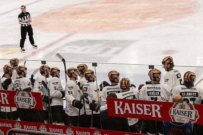Die Steinbach Black Wings Linz feiern das Tor zum 3 zu 0, Steinbach Black Wings Linz vs Olimpija Ljubljana,  WIn2day ICE Hockey League
