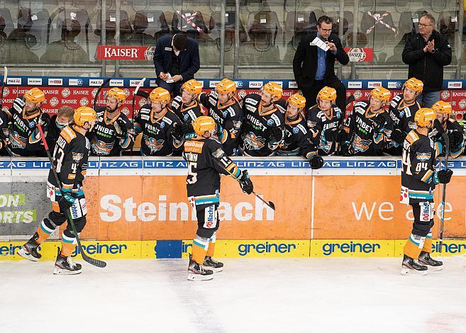 Linz feiert das Tor zum 2 zu 1 durch Dragan Umicevic (Steinbach Black Wings 1992) Black Wings Linz vs Spusu Vienna Capitals, Eishockey, Bet at Home ICE Hockey League