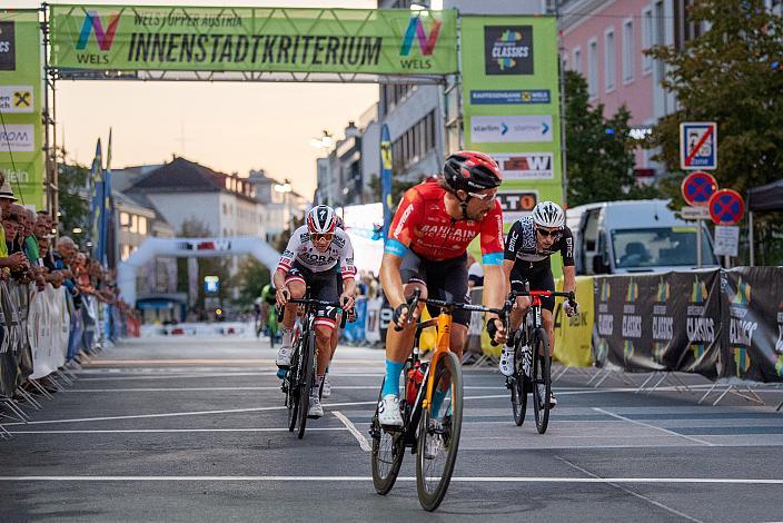 Patrick Konrad (AUT, Bora - Hansgrohe), Marco Haller (AUT, Bahrain - Victorious), Michael Gogl (AUT, Team Qhubeka Assos) Innenstadtkriterium Wels, Radsport, Kriterium