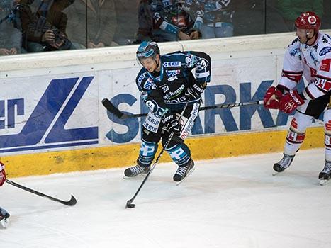 Fabio Hofer, Linz EHC Liwest Black Wings Linz vs HC TWK Innsbruck