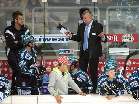 Trainer Robert Daum, Linz, EHC Liwest Black Wings Linz vs HCB Suedtirol