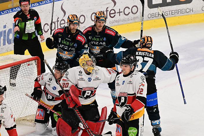 Andreas Kristler (Steinbach Black Wings Linz) feiert das 1 zu 1, Steinbach Black Wings Linz vs Bemer Pioneers Vorarlberg, Linz AG Eisarena