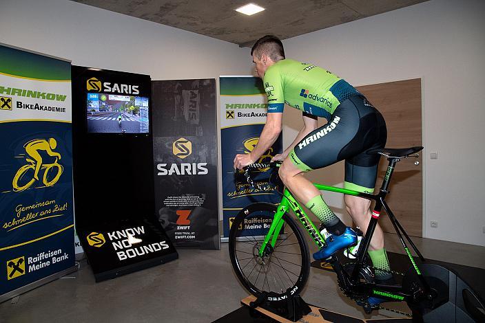 Johannes Hirschbichler (AUT, Hrinkow Advarics Cycleang Team) trainiert auf dem Saris Smarttrainer, Herren Elite, UCI Continental, Raiffeisen Hrinkow Bike Akademie