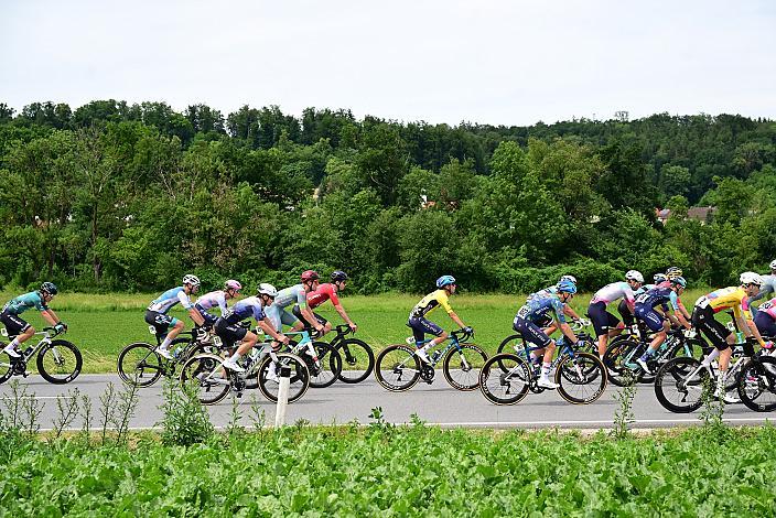 Im Gelben Trikot des Gesamtführenden Henrique Ribeiro Bravo (BRA, Soudal - Quickstep Devo Team) 3. Etappe Asten - Bad Schallerbach, Oberösterreich Rundfahrt