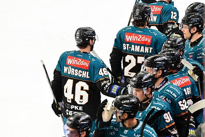 Die Steinbach Black Wings Linz feiern das Tor zum 2 zu 0, durch Brian Lebler (Steinbach Black Wings Linz), 3. Runde ICE, Steinbach Black Wings Linz vs Olimpija Ljubljana, Linz AG Eisarena