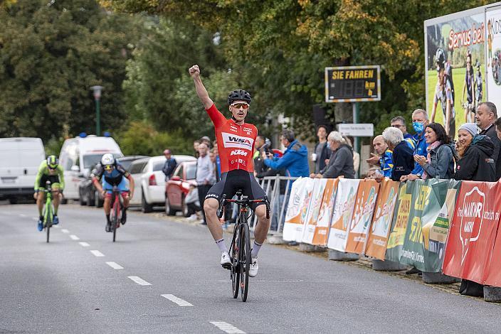 Sieger Valentin Götzinger (AUT, Team WSA Graz ARBOE),  Heurigen Grand Prix Klein-Engersdorf,  U23, Elite Damen und Herren