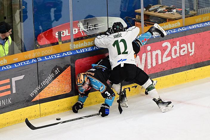 Greg Moro (Steinbach Black Wings Linz), Nik Simsic (Olimpija Ljubljana) Win2Day ICE Hockey League,  Steinbach Black Wings Linz vs Olimpija Ljubljana,  Linz AG Eisarena 