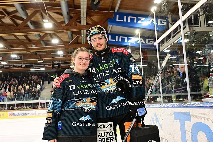 Fan des Abends mit Nico Feldner (Steinbach Black Wings Linz) Steinbach Black Wings Linz vs HK SZ Olimpija Ljubljana, Linz AG Eisarena 