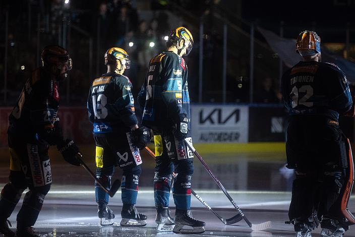 Gerd Kragl (Steinbach Black Wings Linz), Raphael Wolf (Steinbach Black Wings Linz), Tormann Jakob Sprachmann (Steinbach Black Wings Linz) Steinbach Black Wings Linz vs HK SZ OLIMPIJA,, Linz AG Eisarena