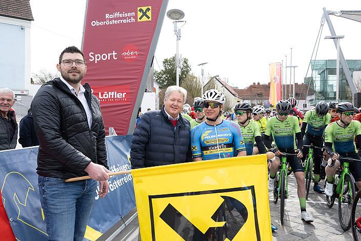 Harald J. Mayer (ÖRV, Präsident Österreichischer Radsportverband), Josef Dirnbauer (AUT, Team Felbermayr Simplon Wels)  Herren Elite, U23, Radliga, 62. Radsaison-Eröffnungsrennen Leonding, Oberösterreich 