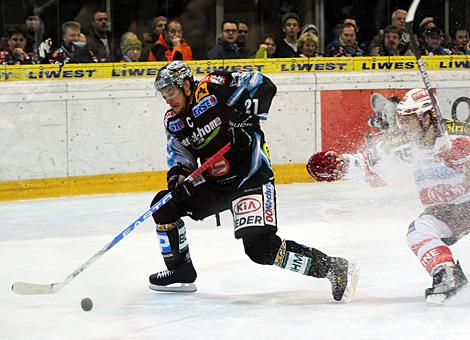 Philipp Lukas, Linz gegen Kirk Furey, KAC, Liwest Black Wings Linz vs. EC KAC