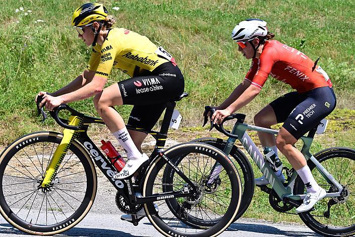 v.l. Katharina Sadnik (AUT, Team Visma | Lease a Bike), Christina Schweinberger (AUT, Fenix-Premier Tech)