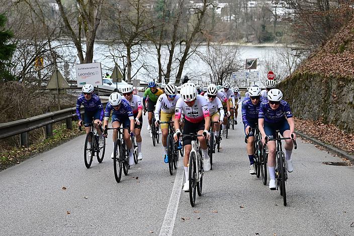 Peloton der Damen 65. Rad Saison Eroeffnungsrennen Leonding