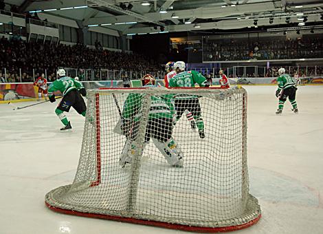 #30 Alex Westlund, Tormann, Olimpija Ljubljana im Salzburger Volksgarten.