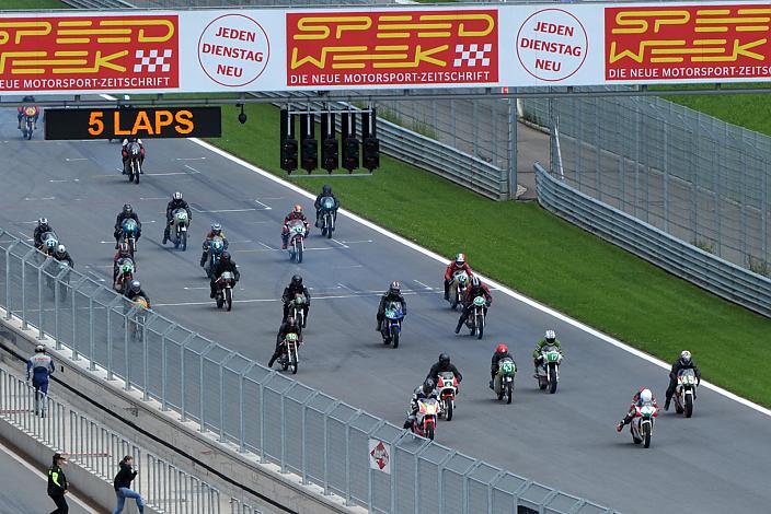 Start in der Klasse 250ccm.