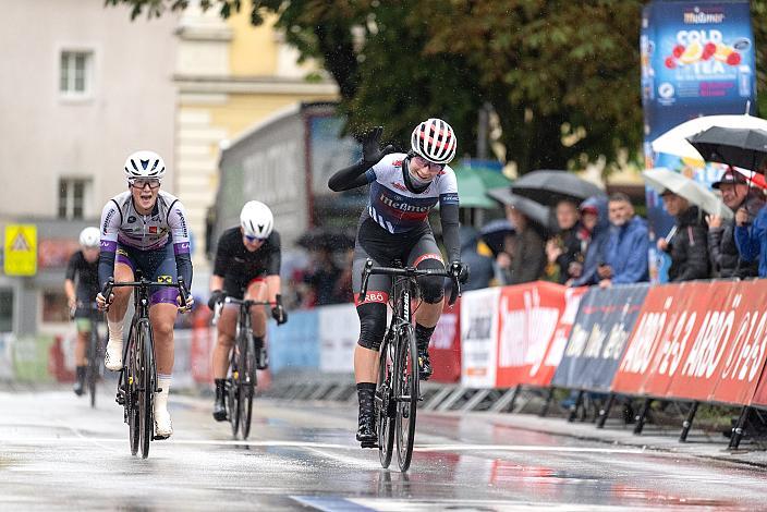 Siegerin Petra Zsanko (HUN, Team Cookina ARBÖ ASKÖ Graz RLM Stmk) gewinnt vor Leila Gschwentner (AUT, Union Raiffeisen Radteam Tirol), 3. Platz Lydia Ventker (GER, MAXX-Solar Linding Woman Racing RG),  Austrian Cycling League 2022, Radsport, Damen Radliga, Kufstein, Tirol, Radliga Finale 2022 