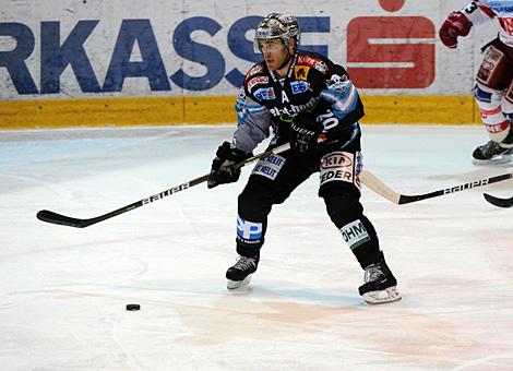 Brad Purdie, Stuermer, Liwest Black Wings Linz vs. EC KAC