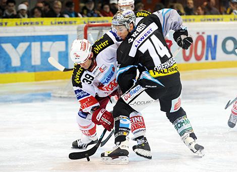 Daniel Oberkofler, Linz und Jeff Shantz, KAC, Liwest Black Wings Linz vs. EC KAC