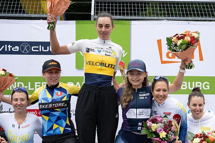 Podest Damen Rennen 2.Platz Nadja Heigl (AUT, SU Bikestore CC), Siegerin Anna Kofler (AUT, URC Veloblitz), 3. Plattz Elisa Winter (AUT, Union Raiffeisen Radteam Tirol), Winter (AUT, Union Raiffeisen Radteam Tirol) MYGYM Race am Salzburg Ring, Zeitfahren, Road Cycling League Austria, Cycling Austria, Damen Elite,