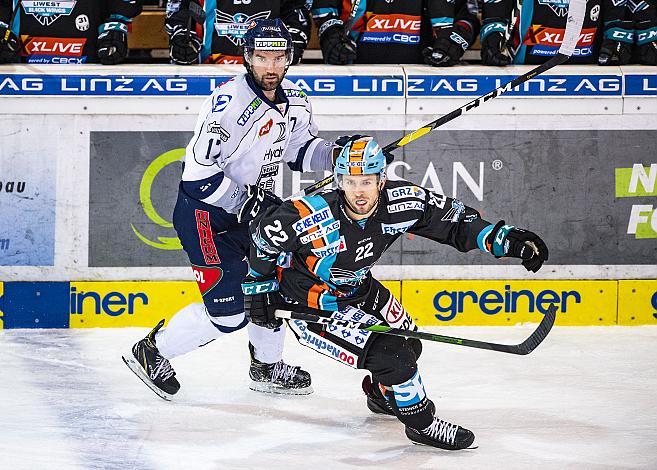 Im Bild: Hunter Fejes (EHC Liwest Black Wings Linz), Scott Timmins (Hydro Fehervar AV 19), EHC Liwest Black Wings Linz vs Hydro Fehervar AV 19